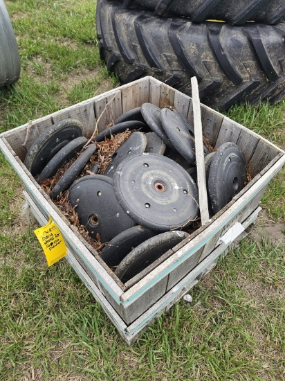 16 Row Closing Wheels