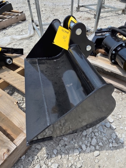 24-Inch Mini Excavator Bucket