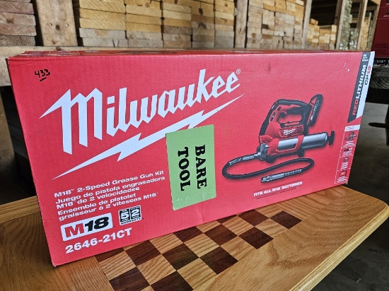 Milwaukee M18 Cordless 2-Speed Grease Gun (Model 2646-21CT)