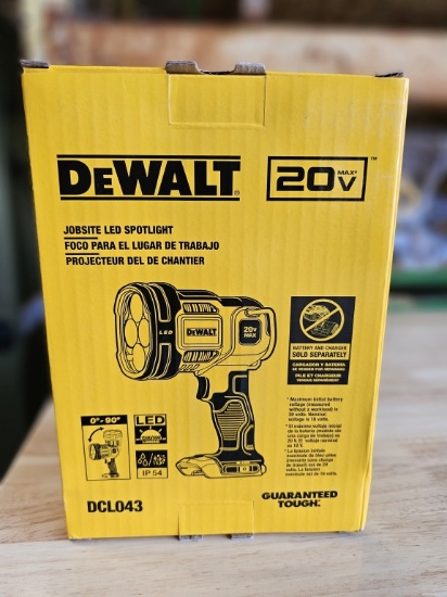DEWALT 20V MAX Jobsite LED Spotlight (Model DCL043)