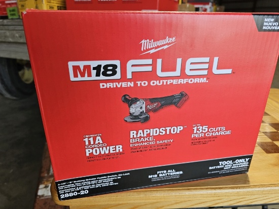 Milwaukee M18 FUEL 4-1/2" / 5" Grinder Paddle Switch, No-Lock (Model 2880-20)