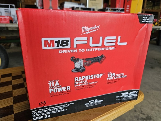 Milwaukee M18 FUEL 4-1/2" / 5" Grinder (Model 2880-20)