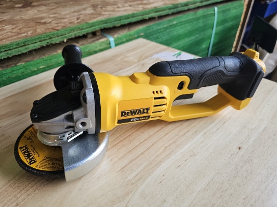 DEWALT 20V MAX Cordless 4-1/2" - 5" Angle Grinder