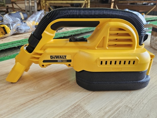 DEWALT 20V MAX 1/2 Gal. Cordless Wet/Dry Portable Vacuum