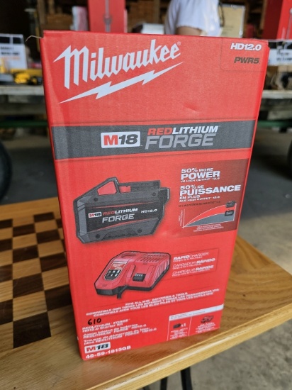 Milwaukee M18 REDLITHIUM FORGE HD12.0 Battery & Rapid Charger Starter Kit (Model 48-59-1813GB)