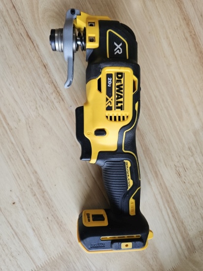 DEWALT 20V MAX XR Brushless 3-Speed Oscillating Multi-Tool