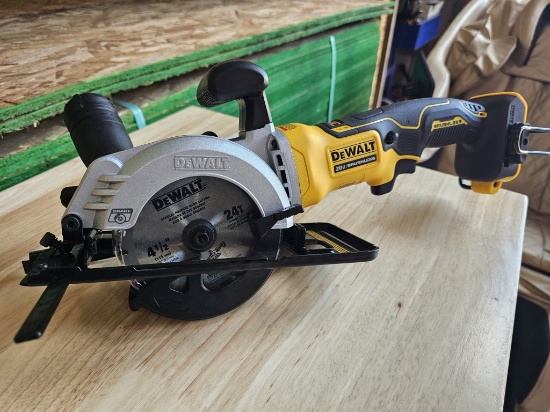 DEWALT 20V MAX 4-1/2" Brushless Circular Saw