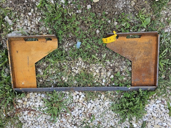 Walk-Thru Quick Attach Skid Steer Plate
