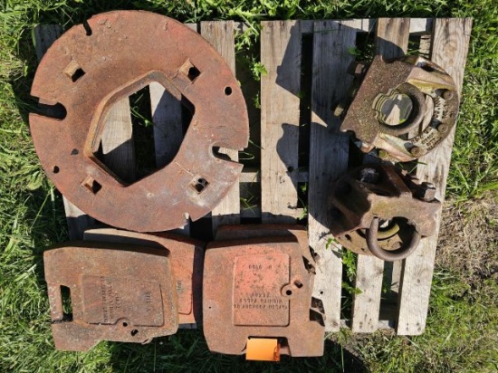 LOT (4) IH Dual Hubs & Weights