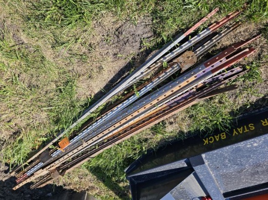 LOT (16) 7' T Posts