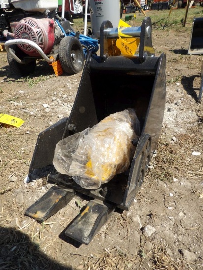 Mini Excavator Bucket - 8"