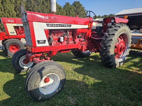 Farmall 666 Tractor
