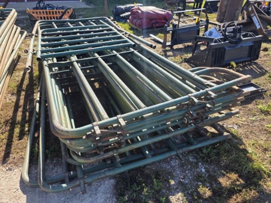 LOT (10) 12' Corral Panels (1) 4 ' Walk Thru Gate