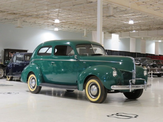 1940 Ford Sedan