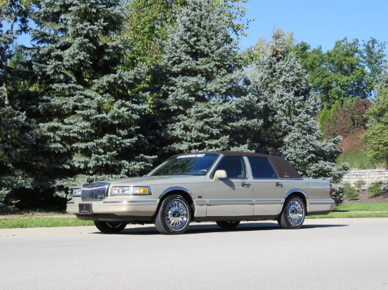 1996 Lincoln Town Car Cypress Edition