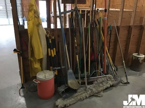 MISC QTY OF SHOP BROOMS, RAKES, AND ASSORTED MAINTENANCE TOOLS