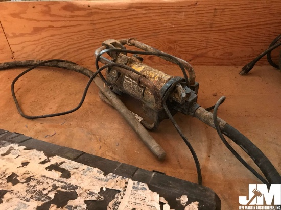 MISC ELECTRIC CONCRETE VIBRATOR WITH WAND