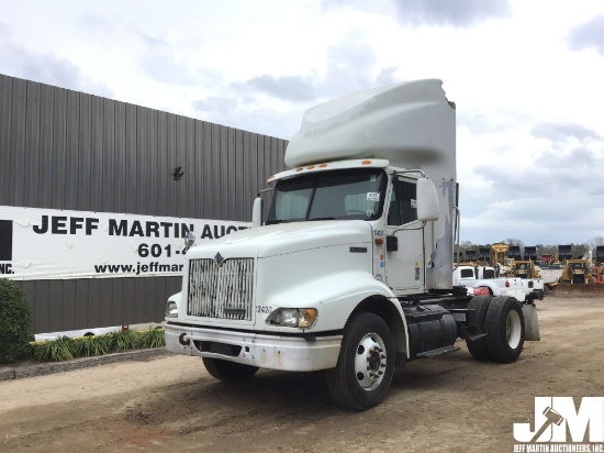 2001 INTERNATIONAL 9100I VIN: 2HSCAATN81C084027 S/A DAY CAB TRUCK TRACTOR