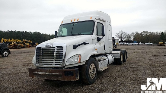 2014 FREIGHTLINER CASCADIA VIN: 3AKJGLD63ESFS5379 T/A SLEEPER TRUCK TRACTOR