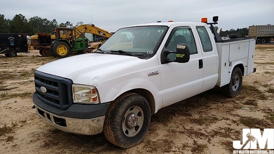 2006 FORD F-250XL SD VIN: 1FTNX20546EC88562 S/A EXT CAB UTILITY TRUCK