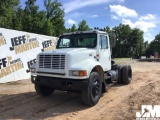 2001 INTERNATIONAL 4900 VIN: 1HSSDAAN61H333309 SINGLE AXLE DAY CAB TRUCK TRACTOR