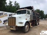 1994 KENWORTH T800 TRI-AXLE DUMP TRUCK VIN: 1XKDDR9X5RJ634183