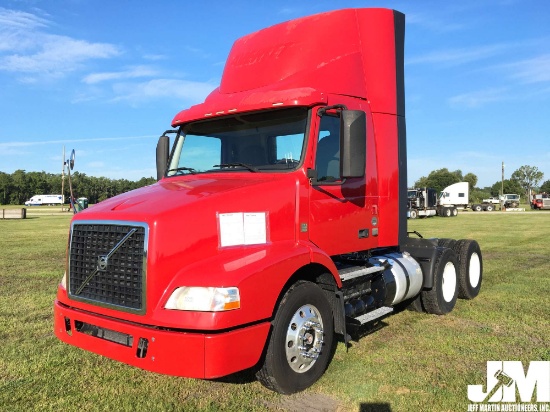 2014 VOLVO TRUCK VNM VIN: 4V4MC9EG4EN157726 TANDEM AXLE DAY CAB TRUCK TRACTOR