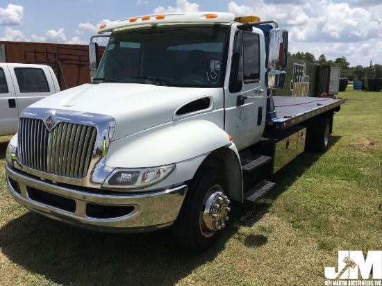 2010 INTERNATIONAL 4300 SBA VIN: 1HTMMAAL8AH220755 ROLL BACK TRUCK W/ WINCH
