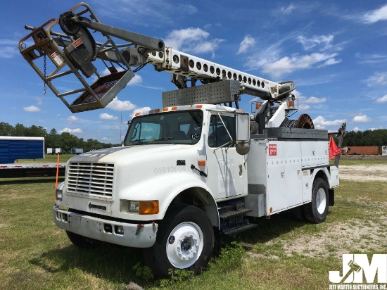 2001 INTERNATIONAL 4900 S/A BUCKET TRUCK VIN: 1HTSDAAN31H372435