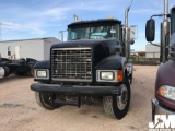 2001 MACK CH613 VIN: 1M1AA18Y71W137940 TANDEM AXLE DAY CAB TRUCK TRACTOR