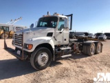 2006 MACK CV713 VIN: 1M2AG11Y66M050134 TANDEM AXLE DAY CAB TRUCK TRACTOR