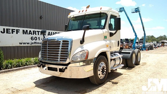 2012 FREIGHTLINER CASCADIA VIN: 1FUJGEDV7CSBM1073 TANDEM AXLE DAY CAB TRUCK TRACTOR