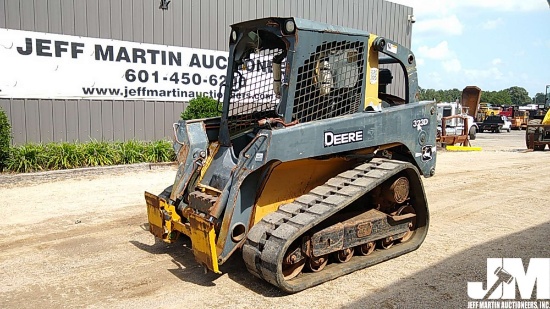 DEERE 323DT MULTI TERRAIN LOADER SN: 1T0323DJHCG219880