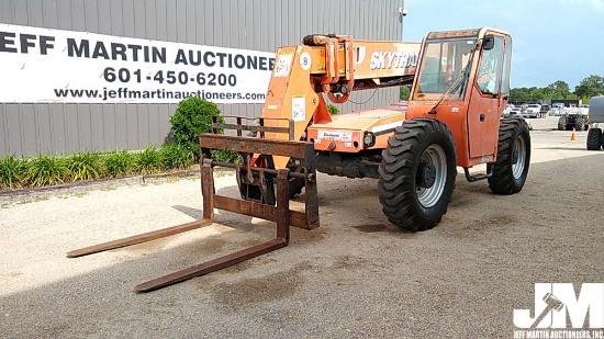 2005 JLG SKYTRAK 8042 TELESCOPIC FORKLIFT SN: 0160008646