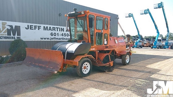 2015 BROCE CR-350 SN: 409366 BROOM TRACTOR