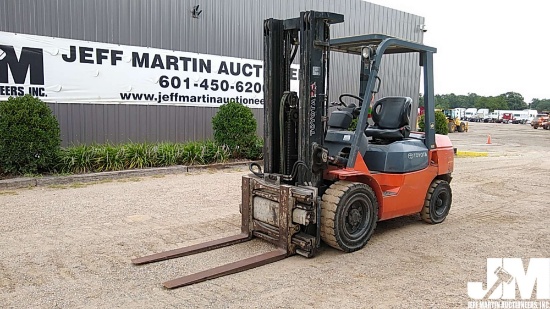 2006 TOYOTA 7FDU30 CUSHION TIRE FORKLIFT SN: 62401