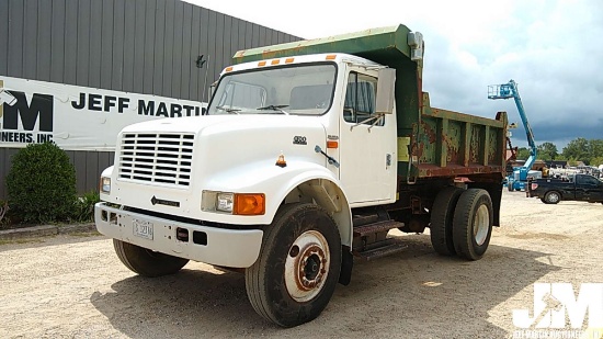 2000 INTERNATIONAL 4700 SINGLE AXLE DUMP TRUCK VIN: 1HTSCAAN5YH271541
