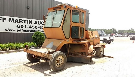 1995 BROCE RC300 SN: 87686 BROOM TRACTOR