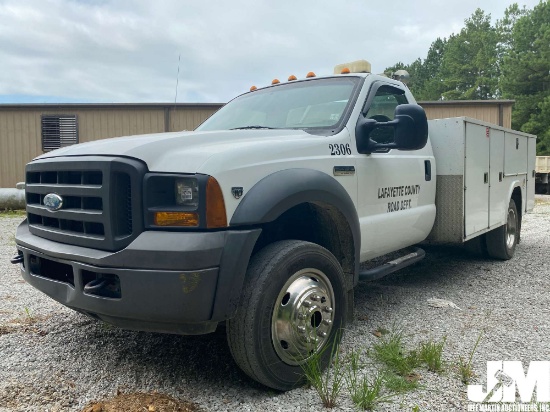 2005 FORD F-450 S/A UTILITY TRUCK VIN: 1FDXF47Y15EB79316