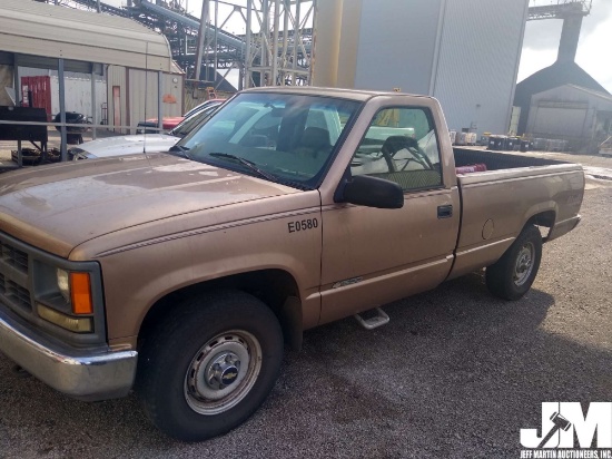 1997 CHEVROLET 1500 REGULAR CAB 4X4 PICKUP VIN: 1GCEK14W1VZ108263