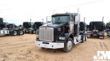 2011 KENWORTH T800 SERIES VIN: 1XKDD48X4BJ296463 TANDEM AXLE TRUCK TRACTOR