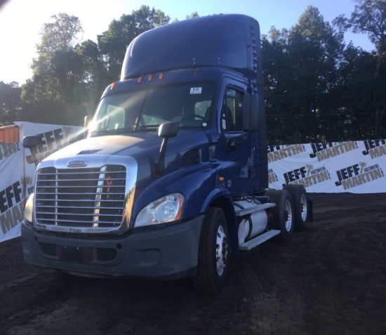 2015 FREIGHTLINER CASCADIA VIN: 1FUJGBDV4FLFM6384 TANDEM AXLE DAY CAB TRUCK TRACTOR