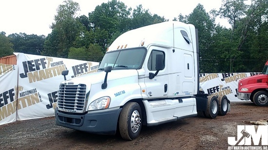 2011 FREIGHTLINER CASCADIA VIN: 1FUJGLDR5BLAY2122 TANDEM AXLE TRUCK TRACTOR