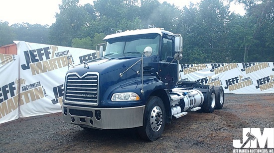2013 MACK CXU VIN: 1M1AW07Y2DM029870 TANDEM AXLE DAY CAB TRUCK TRACTOR