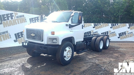 2005 CHEVROLET C8500 TANDEM AXLE VIN: 1GBS8C4C95F510704 CAB & CHASSIS
