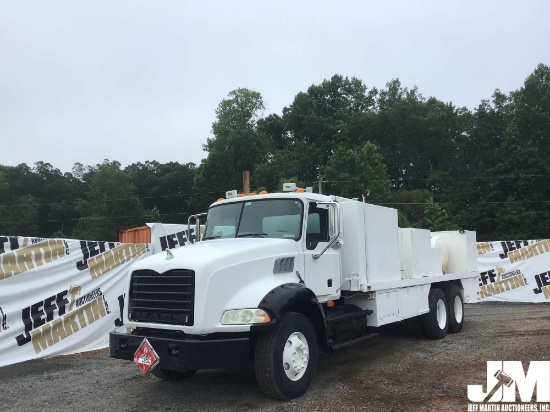 2008 MACK GU813 VIN: 1M2AX13C58M002838 T/A FUEL & LUBE TRUCK