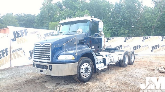 2013 MACK CXU VIN: 1M1AW07Y6DM029872 TANDEM AXLE DAY CAB TRUCK TRACTOR