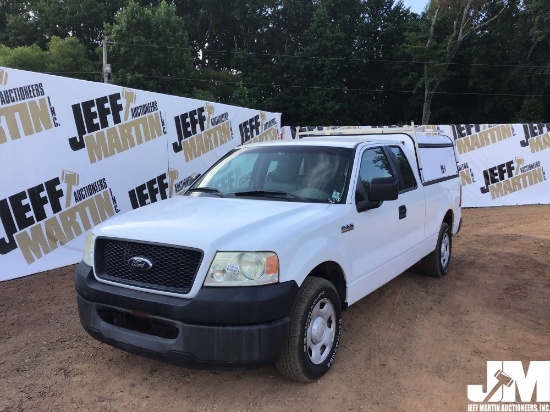 2006 FORD F-150XL EXTENDED CAB PICKUP VIN: 1FTRX12W26NA01821