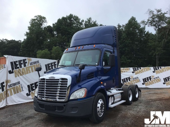 2015 FREIGHTLINER CASCADIA VIN: 1FUJGBDVXFLFM6373 TANDEM AXLE DAY CAB TRUCK TRACTOR