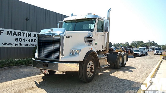 2017 FREIGHTLINER 122SD VIN: 3AKJGNDV4HDHM8073 TANDEM AXLE DAY CAB TRUCK TRACTOR